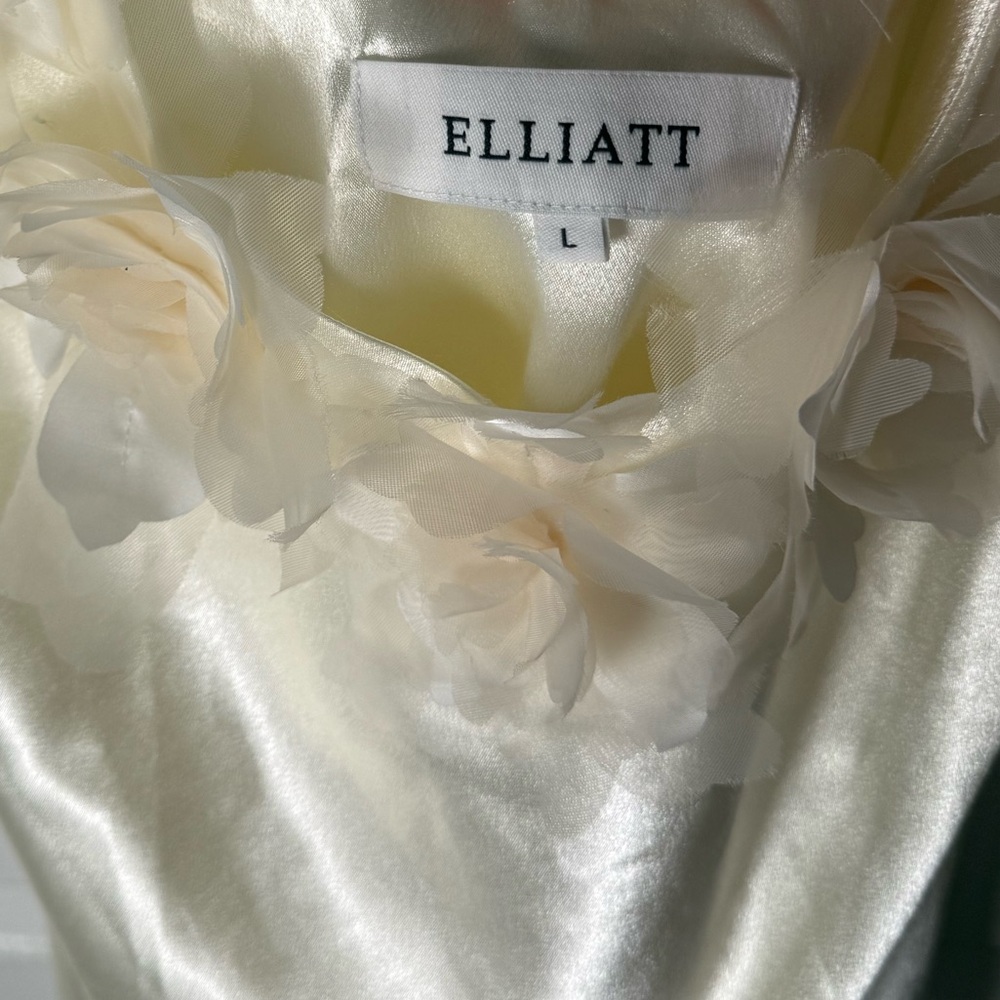Elliatt Katalina 3D Floral Appliqué Mini Dress in Ivory - Picture 11 of 11
